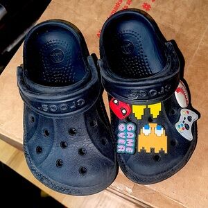 Black Crocs